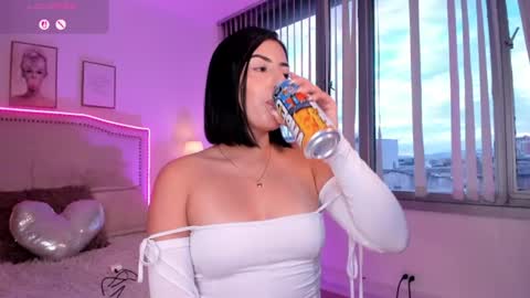 Snapshot of bella_es chatting on 06-11-26, 10:52 Onlyfans isa bella 23 online show from 06-11-26, 10:52
