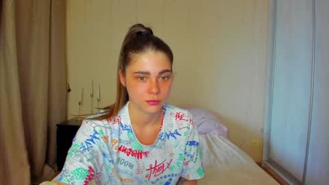 Snapshot of bella_foryou chatting on 01-12-25, 07:21 NastyaThere are legends that in this room all your wishes can come true Private is Open online show from 01-12-25, 07:21