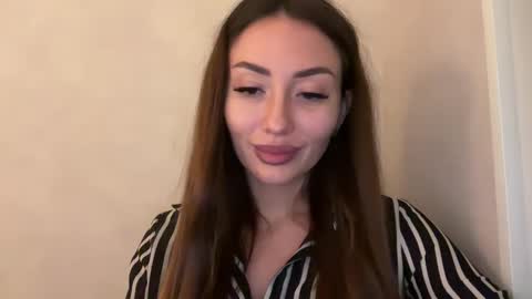 Snapshot of bella_foxxi chatting on 12-01-24, 06:52 bella_foxxi online show from 12-01-24, 06:52