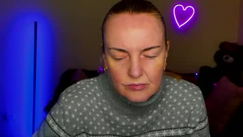 Bella online show from 04-25-26, 05:32