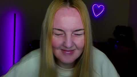 Bella online show from 04-28-26, 05:34