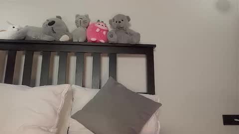 Bella next stream December 2 at 9pm gmt online show from 11-30-25, 03:54