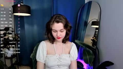 Snapshot of bella_hot_chilly chatting on 03-15-26, 07:25 Bella online show from 03-15-26, 07:25