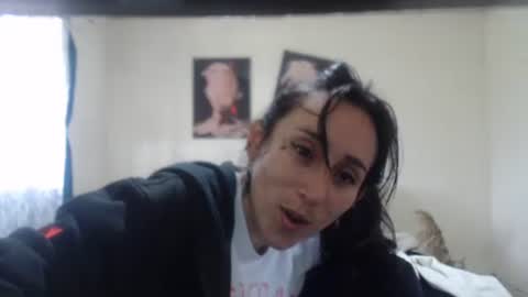 bella_luna34 online show from 04-23-26, 02:19