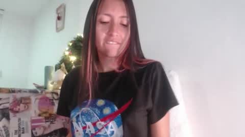 Snapshot of bella_marlowe chatting on 12-23-24, 12:14 Bella Marlowe online show from 12-23-24, 12:14