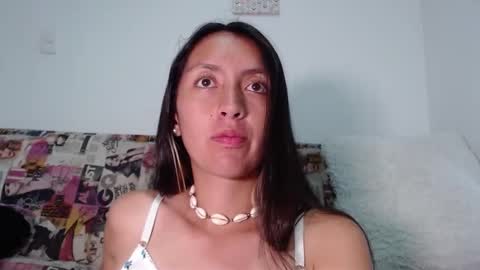 Snapshot of bella_marlowe chatting on 09-09-25, 05:23 Bella Marlowe online show from 09-09-25, 05:23