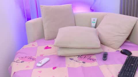 BELLA online show from 02-02-26, 03:38