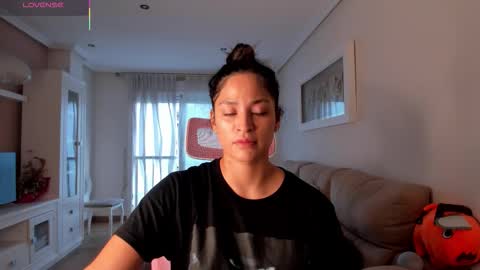 bella_pocahontas3 online show from 10-12-25, 05:01