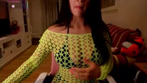 bella_pocahontas3 online show from 10-15-25, 09:59