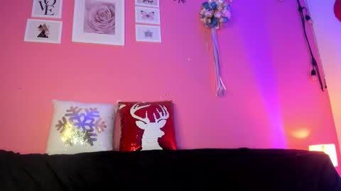 Snapshot of bella_ponce1 chatting on 11-25-25, 02:50 Bella Ponce online show from 11-25-25, 02:50