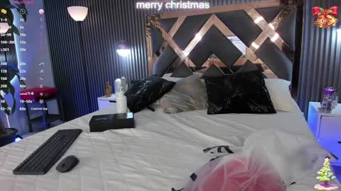 Snapshot of bella_raiderr chatting on 12-27-24, 03:31 isabella online show from 12-27-24, 03:31