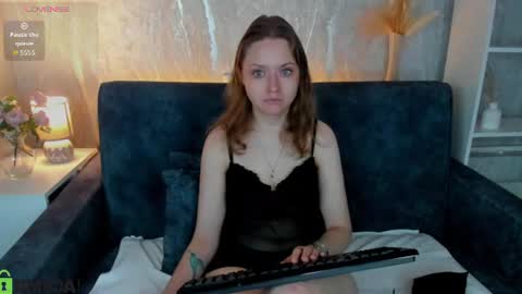 Snapshot of bella_ramsi chatting on 06-21-26, 12:35 Linda Bella online show from 06-21-26, 12:35