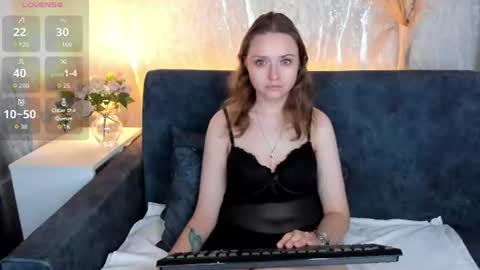 Snapshot of bella_ramsi chatting on 07-25-26, 02:09 Linda Bella online show from 07-25-26, 02:09