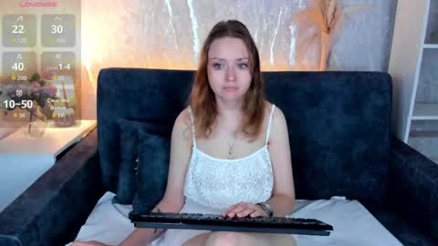 Snapshot of bella_ramsi chatting on 07-29-26, 01:37 Linda Bella online show from 07-29-26, 01:37