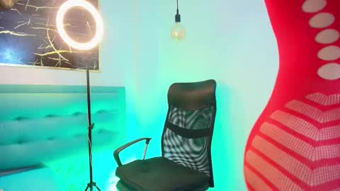     online show from 12-13-25, 08:25