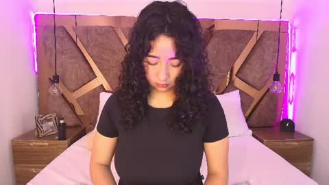 Bella Swwan  online show from 07-01-26, 01:56