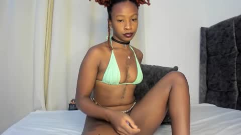 Bella sweetpea online show from 11-19-25, 01:49