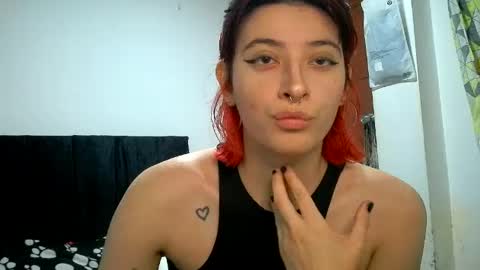 bella_thorne1999 online show from 06-23-26, 12:41