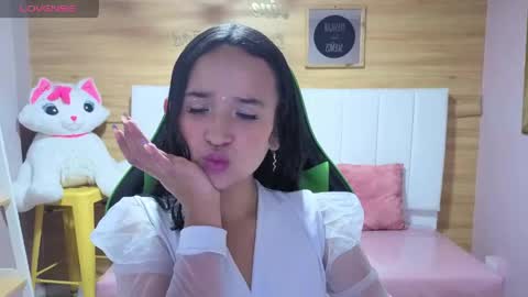 Bella online show from 04-20-26, 12:30