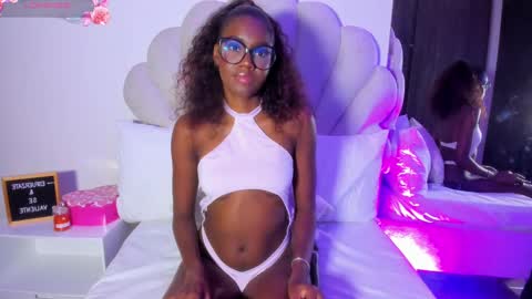 Bella Dajud online show from 09-28-25, 12:05