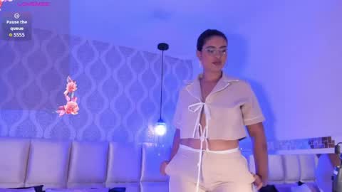 bellaagrace online show from 04-23-26, 08:44