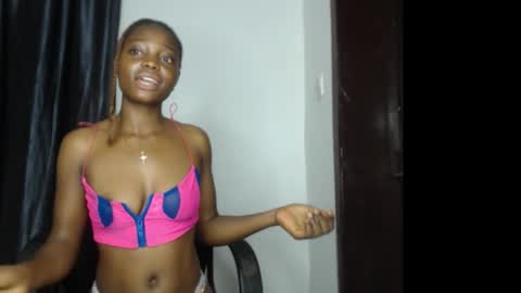 Snapshot of bellababy6 chatting on 09-24-25, 06:00 bella online show from 09-24-25, 06:00