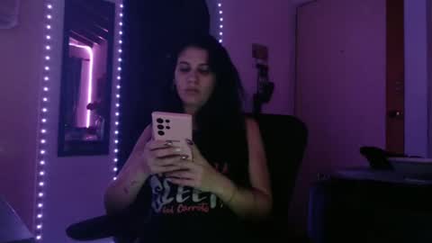 Snapshot of bellabbys8 chatting on 11-15-25, 07:27 bellabbys8 online show from 11-15-25, 07:27