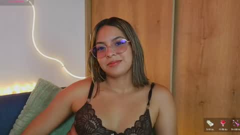 Snapshot of bellabeth_ chatting on 05-10-26, 04:50 Betsy online show from 05-10-26, 04:50