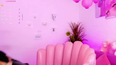 Snapshot of bellabills chatting on 11-29-25, 01:47 Bella online show from 11-29-25, 01:47