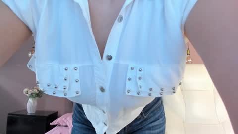 Snapshot of bellaclaiir chatting on 02-05-25, 07:53 Bella Clair online show from 02-05-25, 07:53