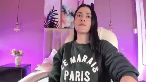 Snapshot of bellaclaiir chatting on 11-04-25, 03:55 Bella Clair online show from 11-04-25, 03:55