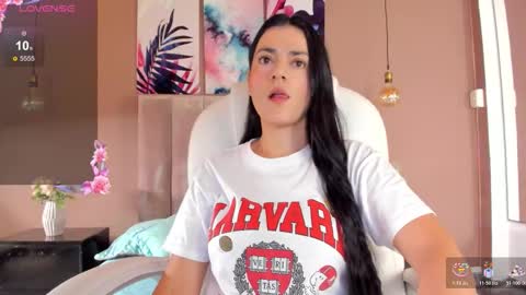 Snapshot of bellaclaiir chatting on 11-25-25, 02:50 Bella Clair online show from 11-25-25, 02:50