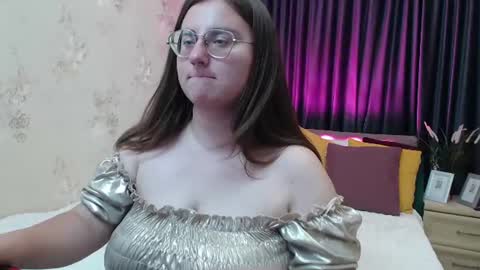 Snapshot of bellacohen chatting on 07-07-26, 06:47 Anna online show from 07-07-26, 06:47