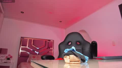 Snapshot of belladiamond18 chatting on 11-04-25, 08:30 TELL ME GODDESS NEXT Transmission 01122024 9PM TO 4AMColombian hour THANKS Follow me online show from 11-04-25, 08:30