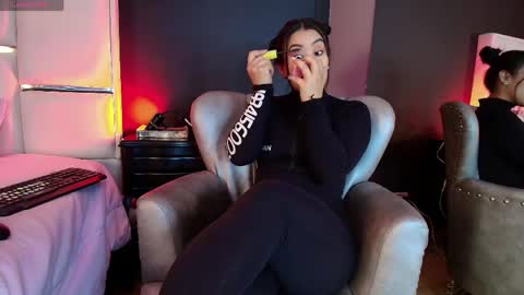 Snapshot of bellafernandez chatting on 06-05-26, 02:01 Bella online show from 06-05-26, 02:01