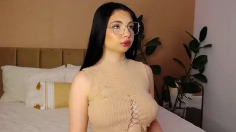 Snapshot of bellahere chatting on 06-03-26, 06:49 Diana online show from 06-03-26, 06:49