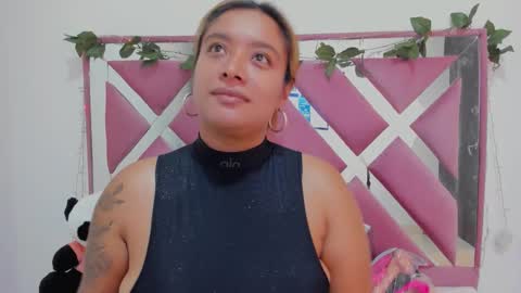 bellalumi online show from 11-25-25, 02:44