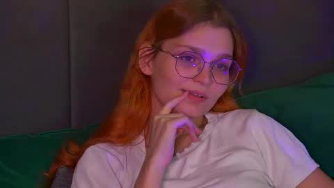 BellaMarebelle online show from 10-10-25, 04:39