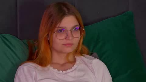 BellaMarebelle online show from 10-18-25, 04:26