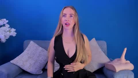 Bella Marie online show from 11-17-25, 09:20