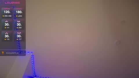 Snapshot of bellamonroee chatting on 10-28-25, 03:43 Bella Monroe online show from 10-28-25, 03:43