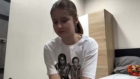 bellamore090 online show from 04-26-26, 06:49