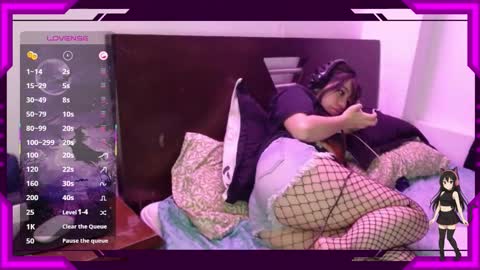 Snapshot of bellamoteluna chatting on 11-16-25, 05:13 Bella Monteluna online show from 11-16-25, 05:13