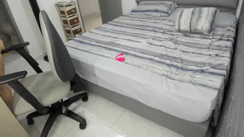 Snapshot of bellaprettty chatting on 01-29-25, 10:11 Bella  Angelycal online show from 01-29-25, 10:11