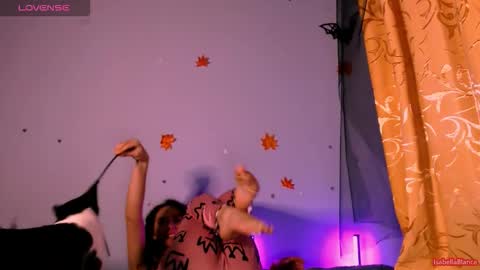 Snapshot of bellaqueen0701 chatting on 11-06-25, 06:53 bellaqueen0701 online show from 11-06-25, 06:53