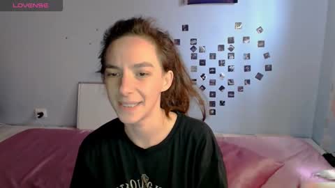 Snapshot of bellaqueen0701 chatting on 11-20-25, 09:42 bellaqueen0701 online show from 11-20-25, 09:42