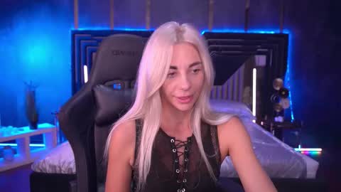 Bella online show from 09-08-25, 08:41