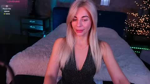 Bella online show from 04-24-26, 04:09