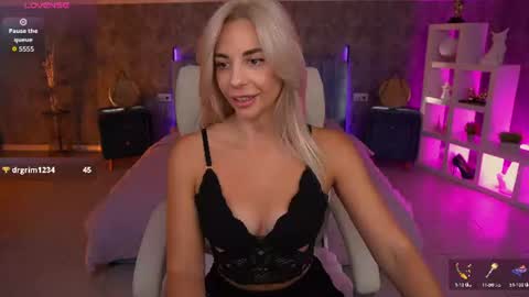 Bella online show from 07-25-26, 01:41