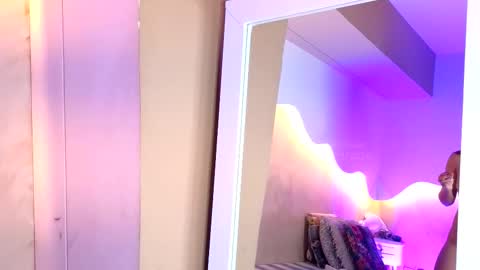 bellarooux online show from 03-24-26, 12:10